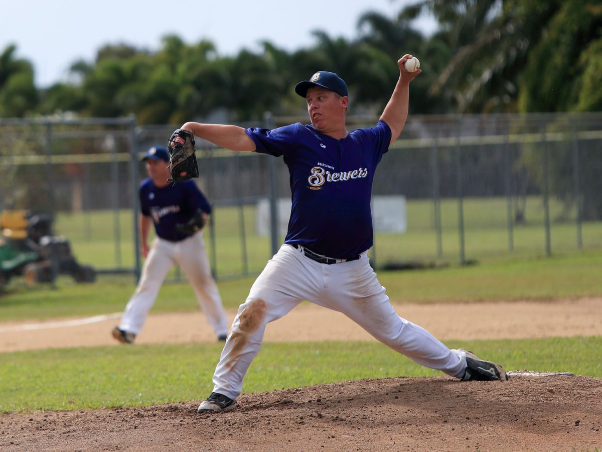 Masters throwing baseball